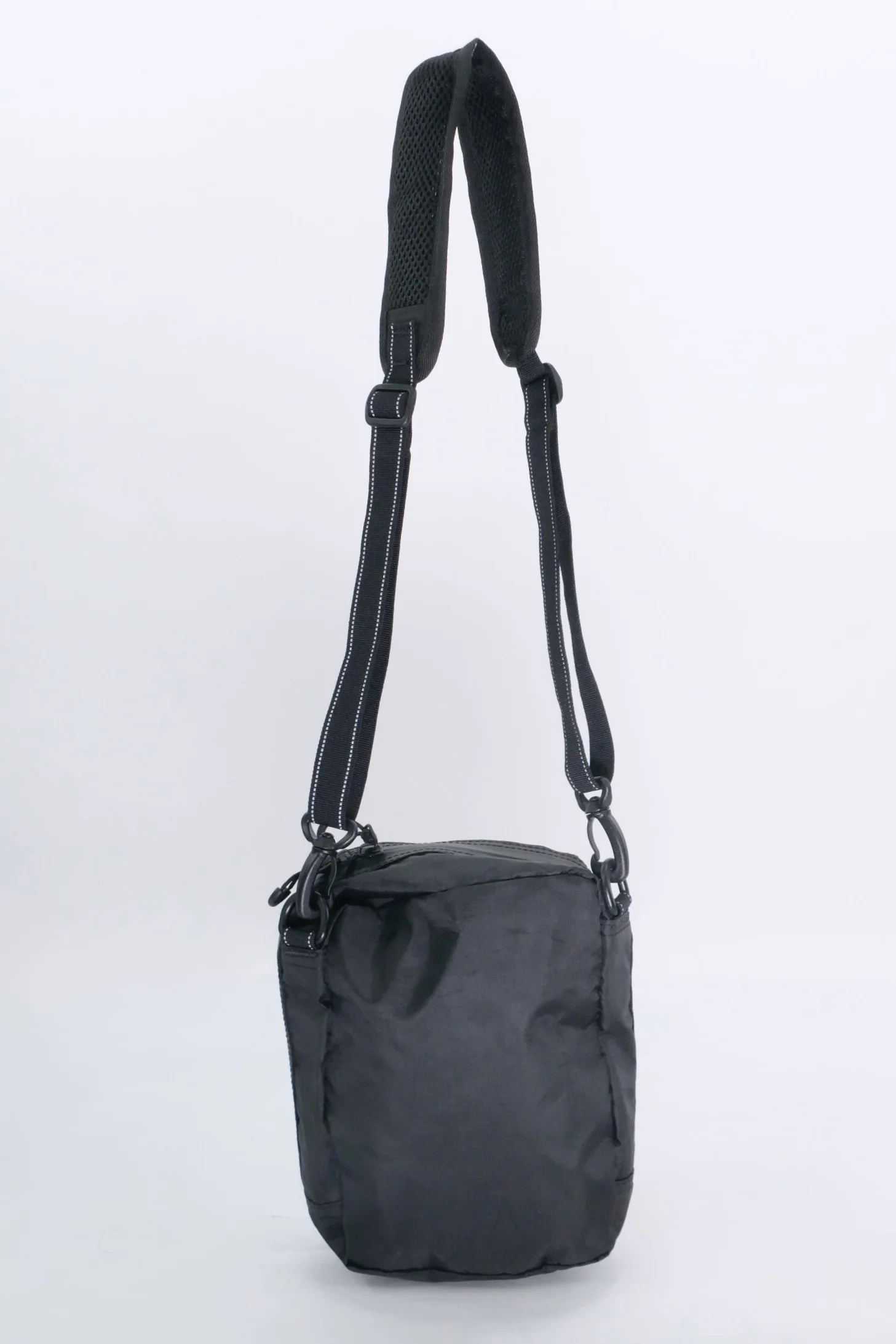 and Wander ECOPAK Shoulder Pouch Bag - Black - Image 3