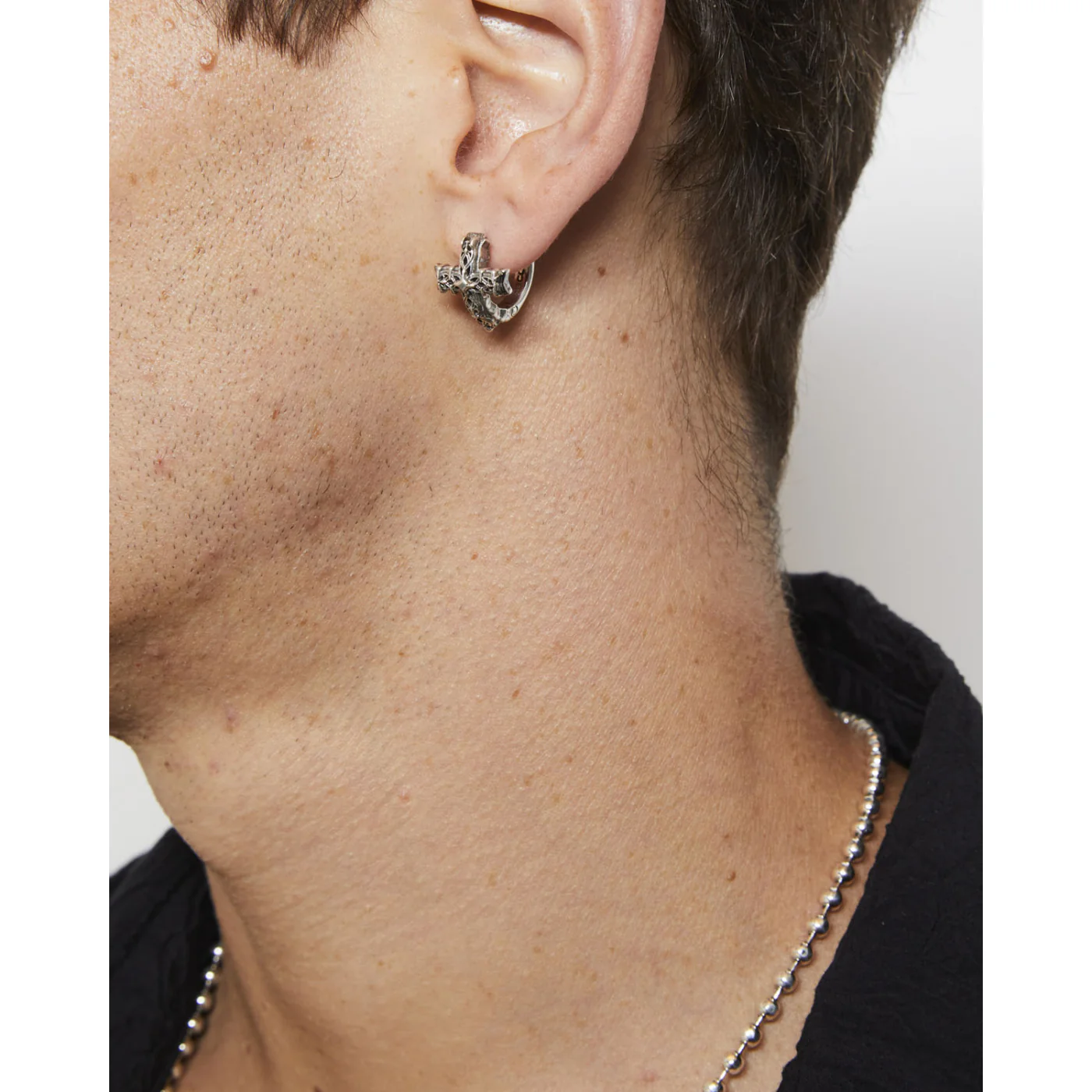 Emanuele Bicocchi Reissue Notre Cross Hoop Earring - Silver - Image 2