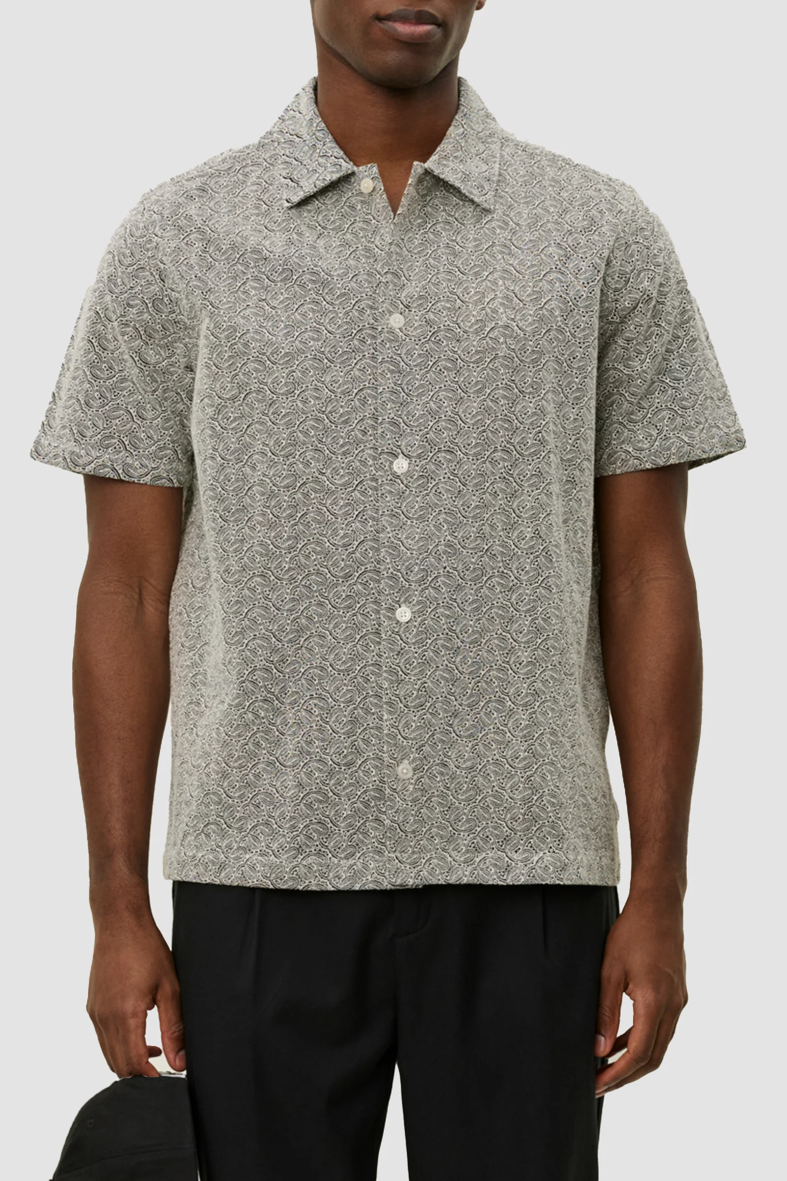 Les Deux Hector AOE Paisley SS Shirt - Black