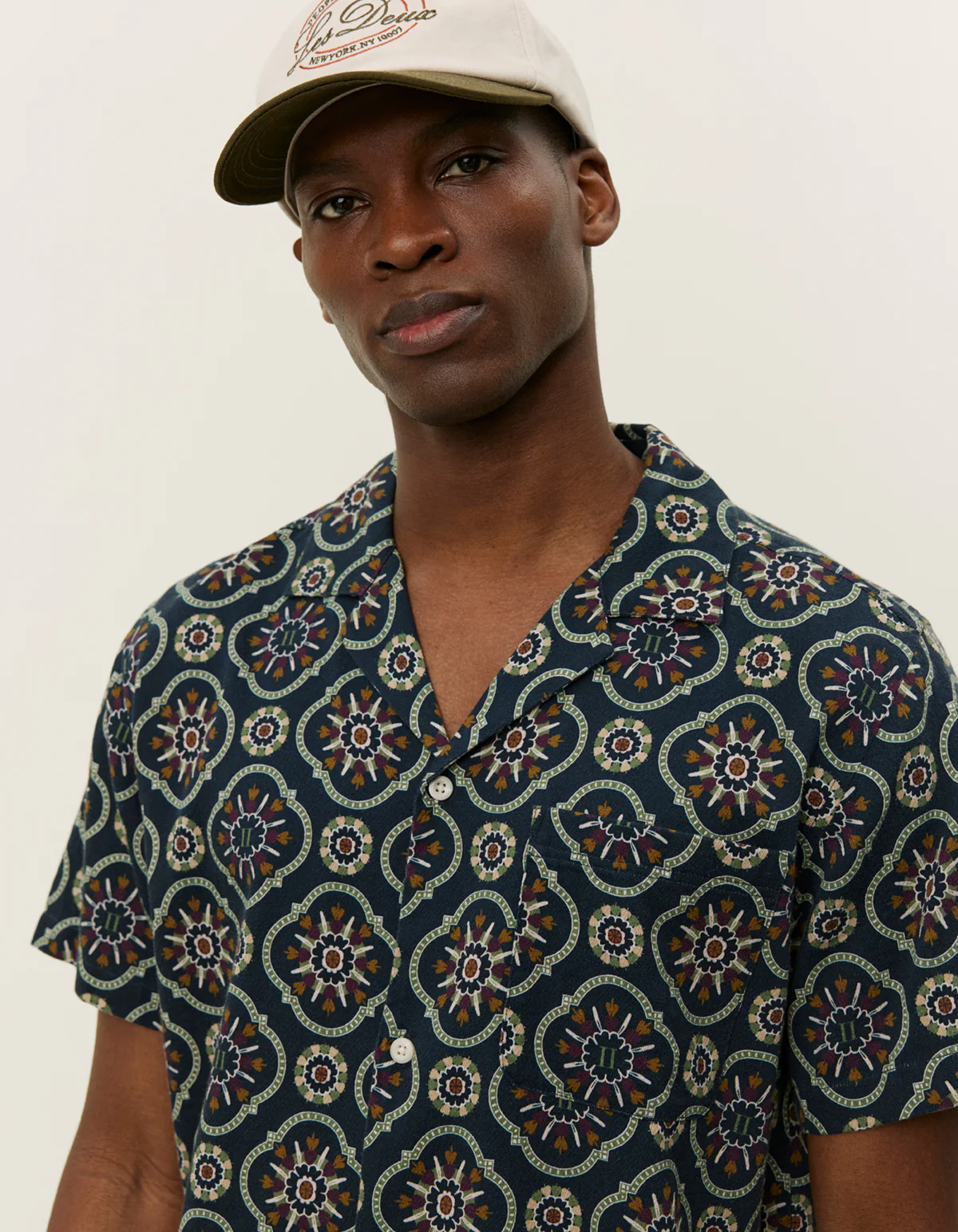 Les Deux Lukas AOP Tapestry SS Shirt - Dark Navy - Image 3