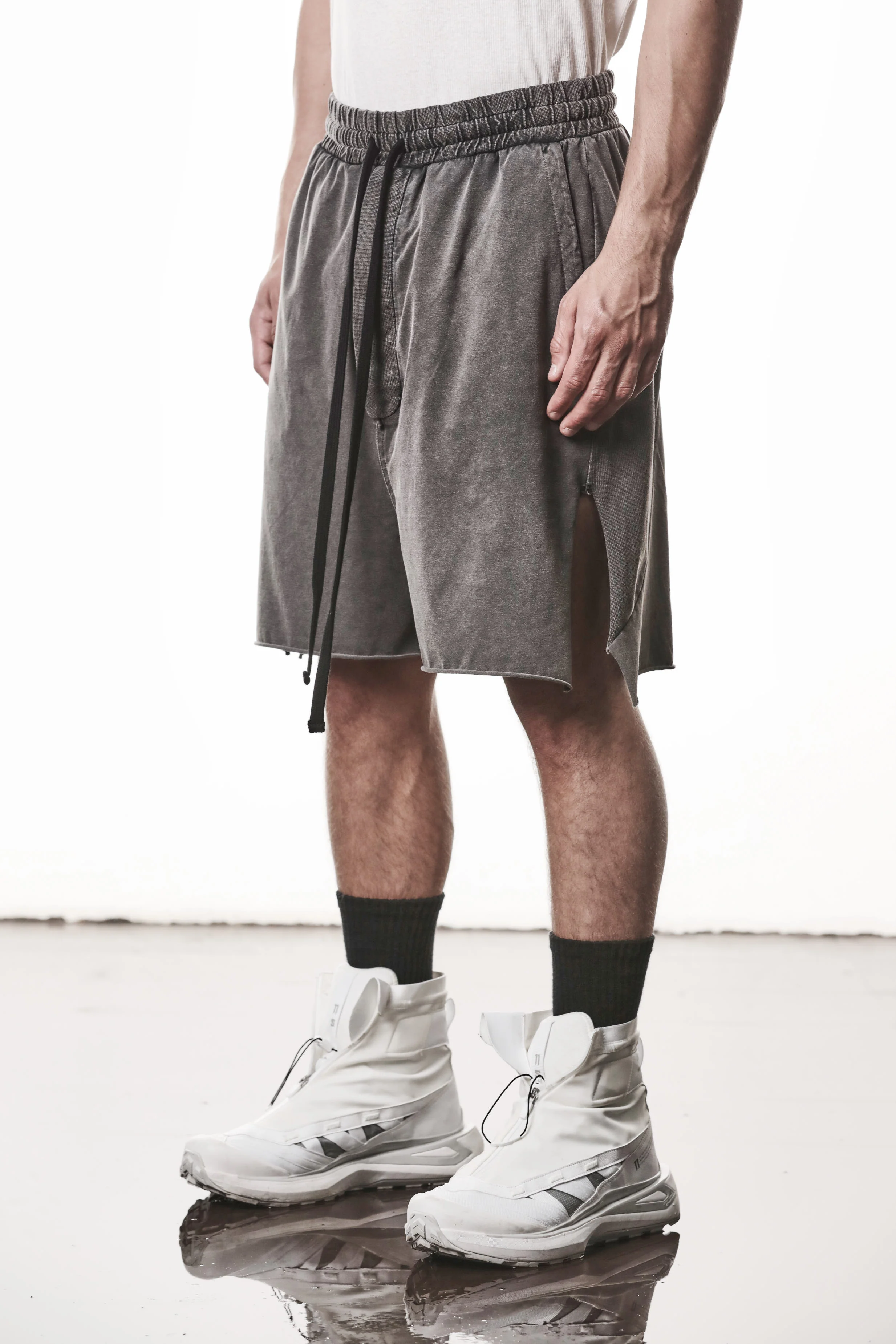 thom/krom M ST 513 Shorts - Dark Used Grey - Image 2